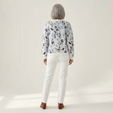 Birgit | Wit-blauwe gebreide jas met bloemen & vogels