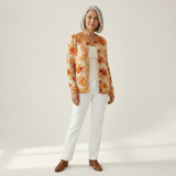 Andrea | Cardigan met herfstachtig bladerenpatroon