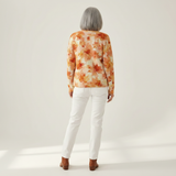 Andrea | Cardigan met herfstachtig bladerenpatroon