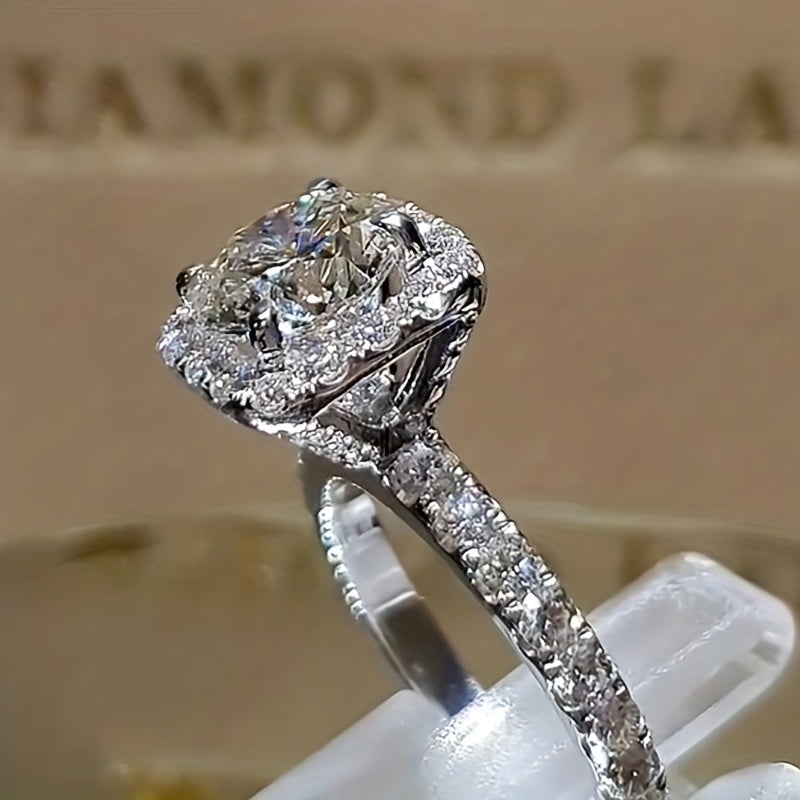 Witgouden ring met ingezette zirkoniasteen