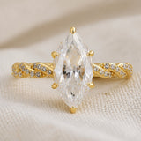 Gouden ring met marquisegeslepen kristal