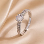 Essentiële witgouden ring met ingezette zirkonia