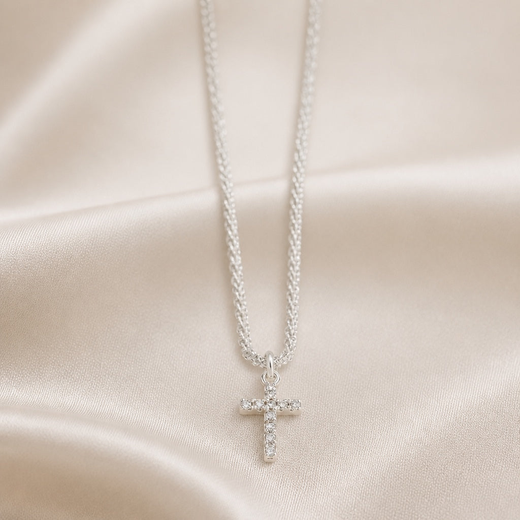 Witgouden ketting met kruis en zirkoon