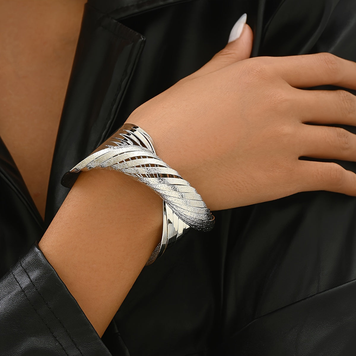 Gevlochten armband van mat witgoud