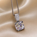 Witgoudkleurige ketting met hanger van kubische zirkonia
