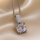 Witgoudkleurige ketting met hanger van kubische zirkonia
