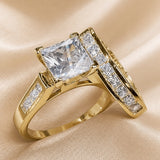 Witgouden ring met vierkante zirkonia