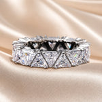 Driehoekige zirkoonring met witgouden plating