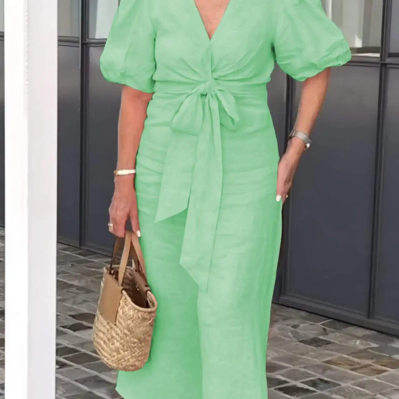 LYNORA | ELEGANTE MIDI JURK MET V-HALS