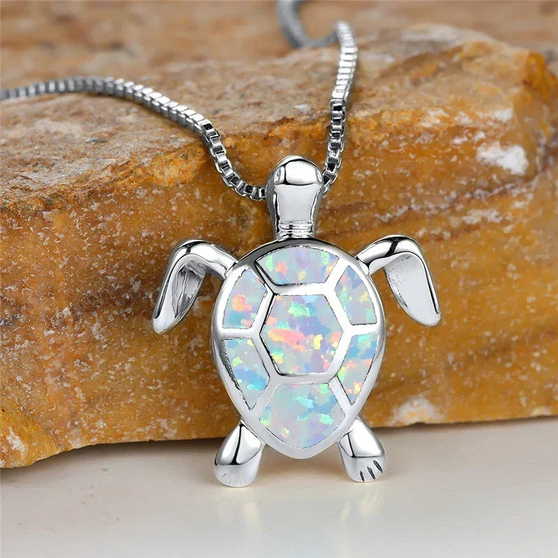 Retroketting met schildpad en groene vuuropaal