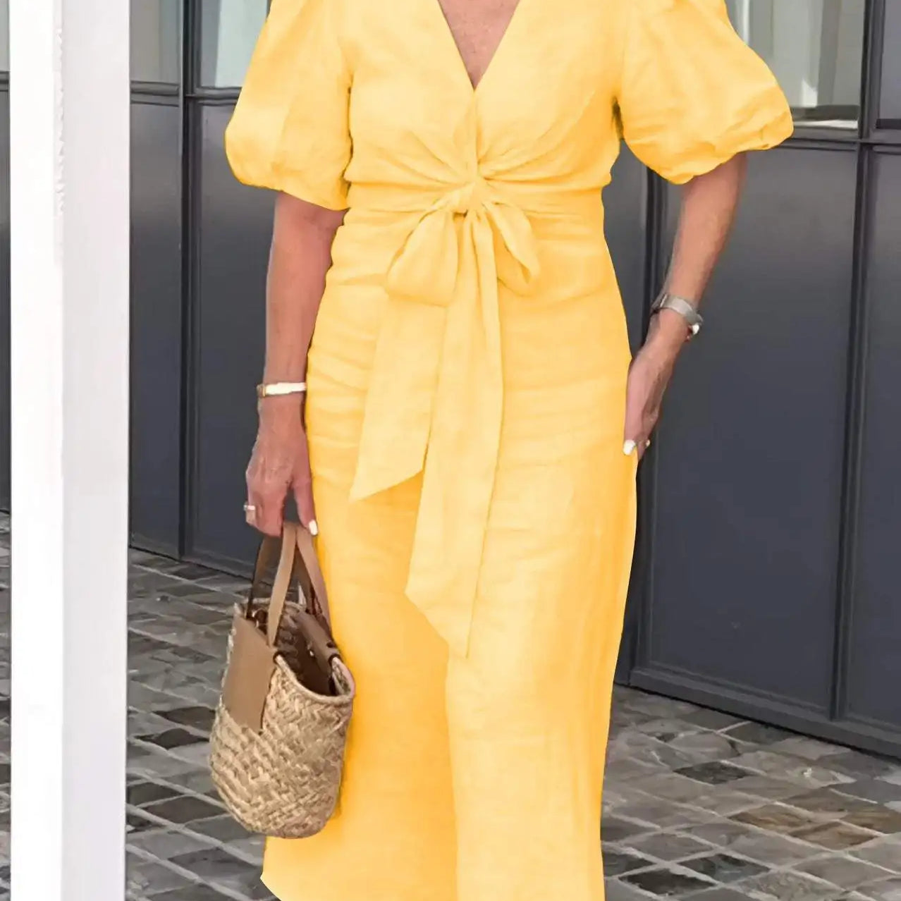 LYNORA | ELEGANTE MIDI JURK MET V-HALS