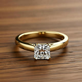 Vierkante ring van kristal en witgoud