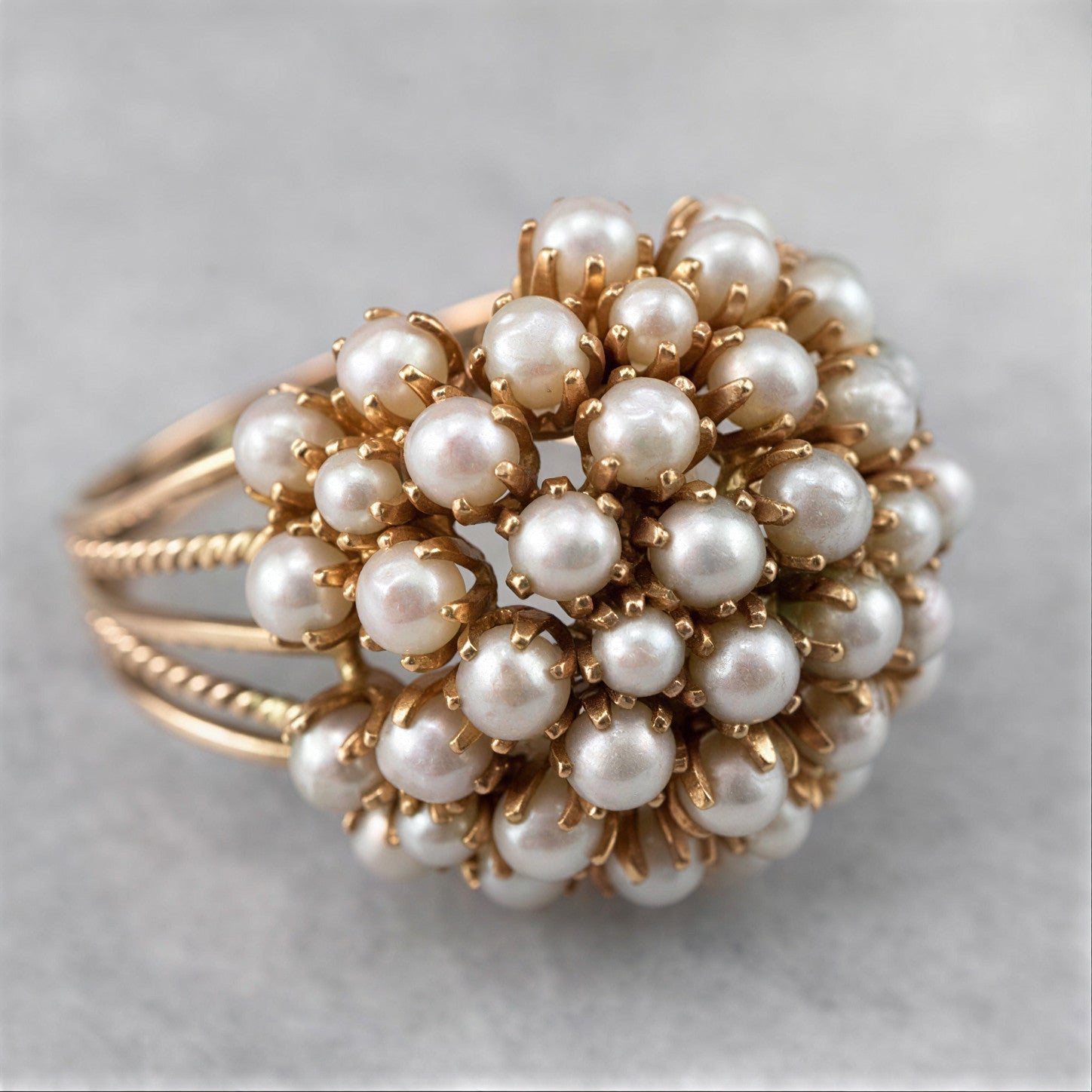 Klassieke gouden ring met parel