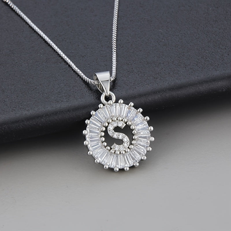 Witgouden ketting met initiaal Z en zirkonia