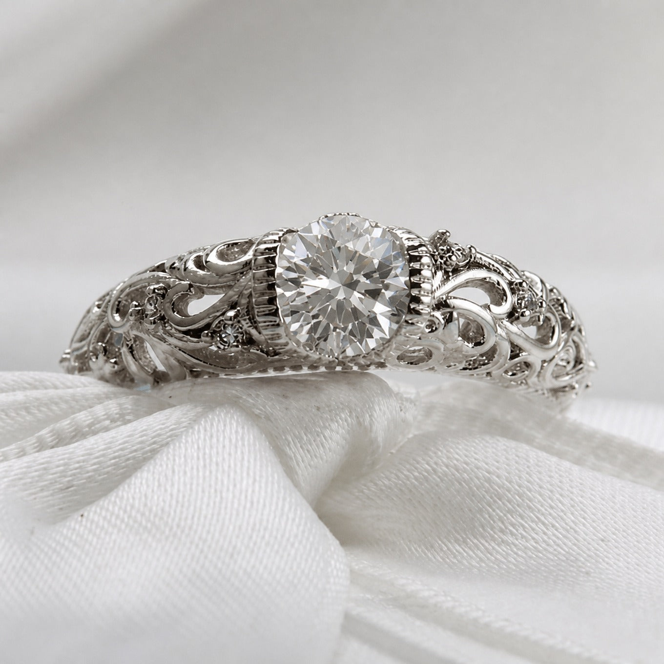 Elegante zilveren ring met zirkonia