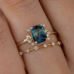 Set ringen met glinsterende blauwe kristallen