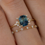 Set ringen met glinsterende blauwe kristallen
