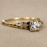 Glinsterende gouden ring met kristal