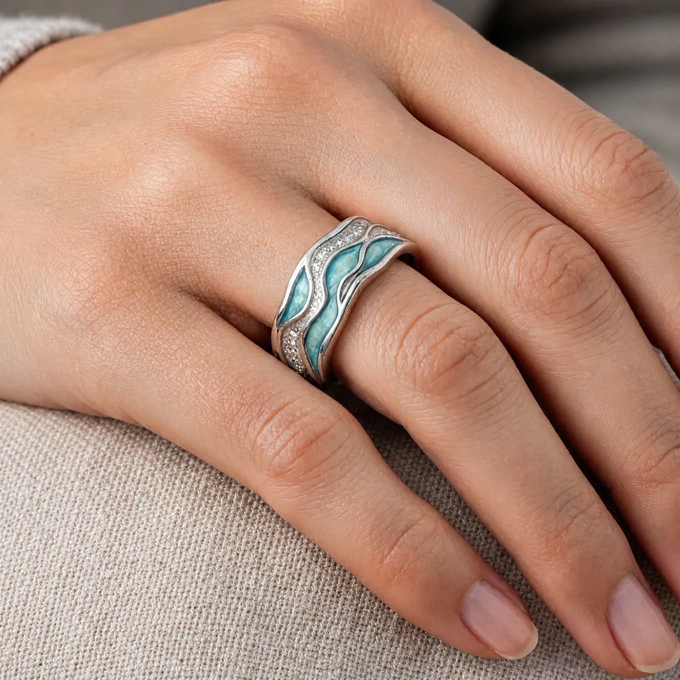 Ring met golvend turkooizen ontwerp